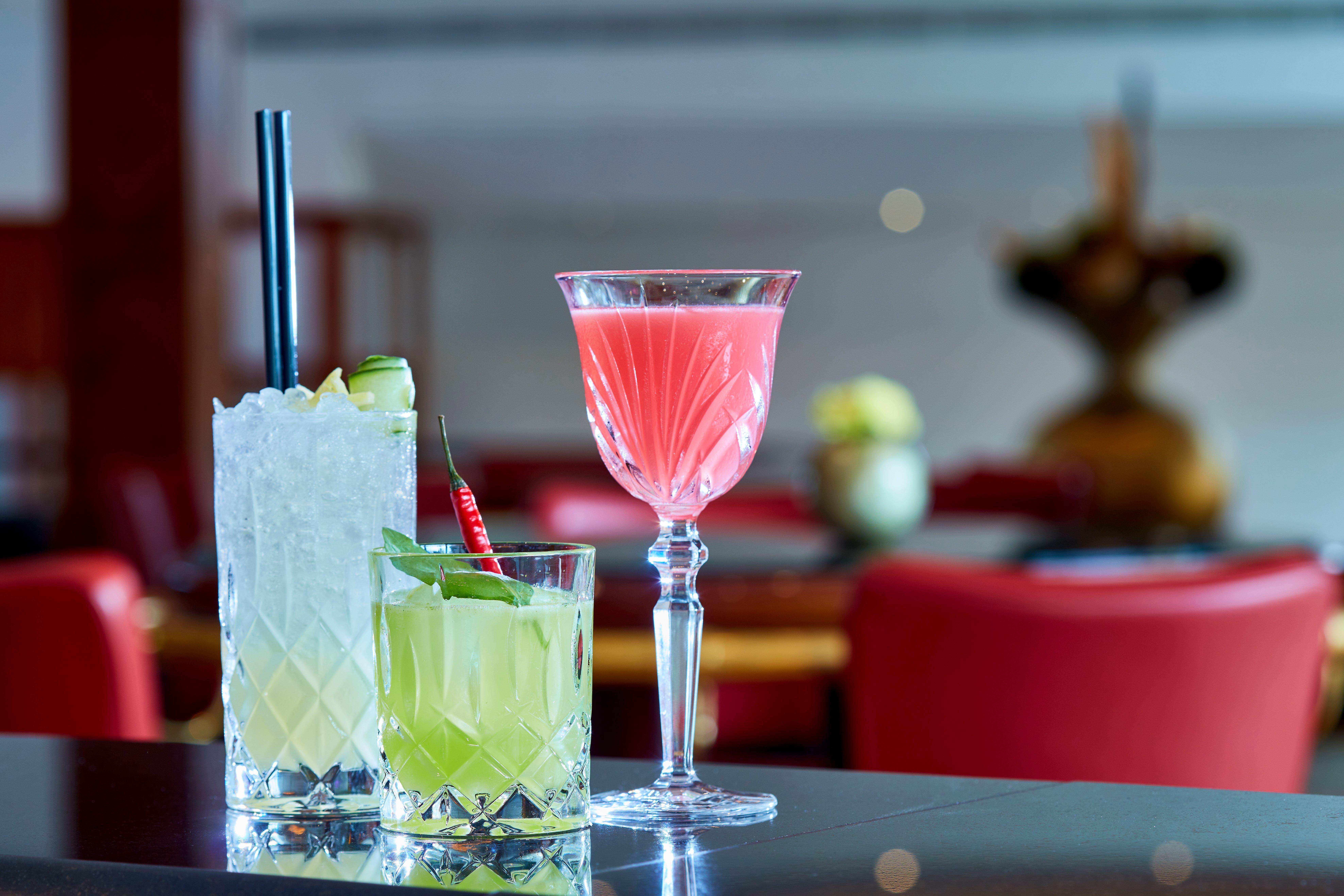 فندق إنتركونتيننتال برلين المظهر الخارجي الصورة Cocktails at the bar